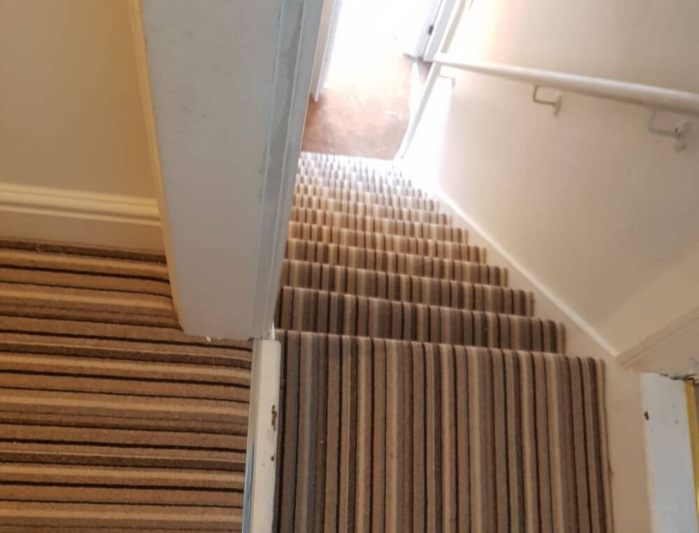 carpet-on-landing-and-staircase