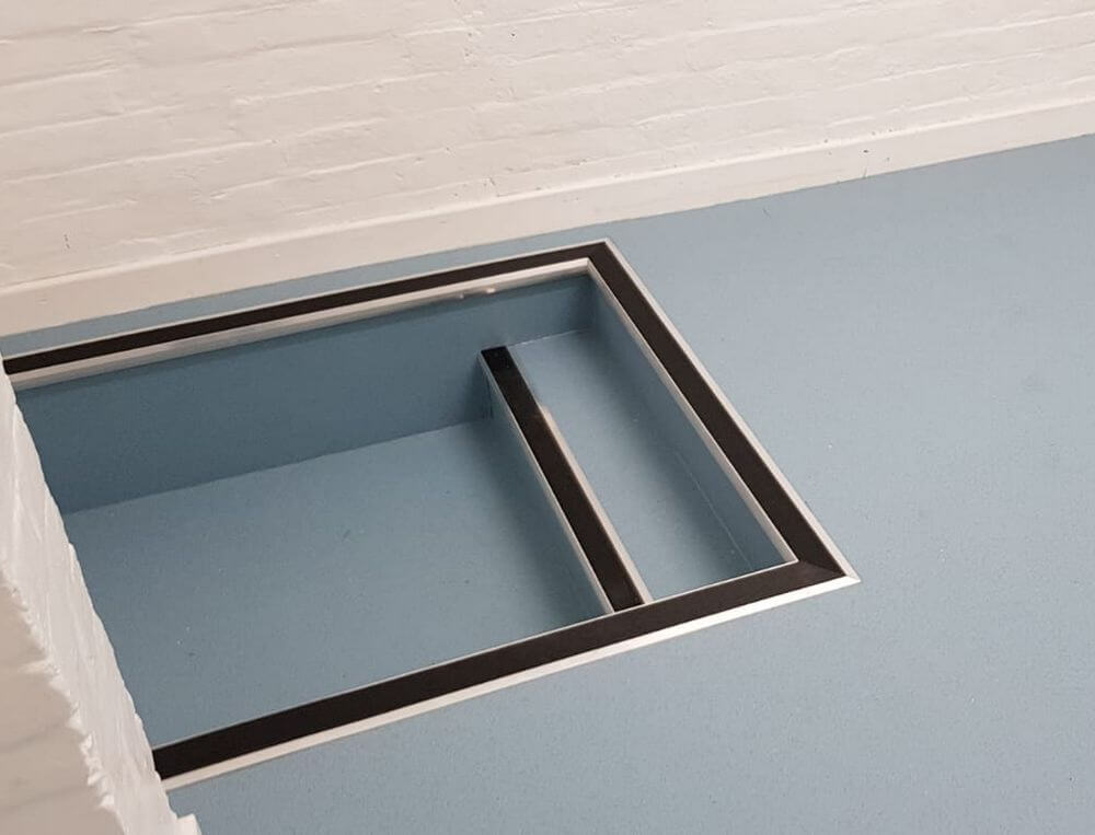 safety-flooring-with-aluminium-stair-nosi (3)